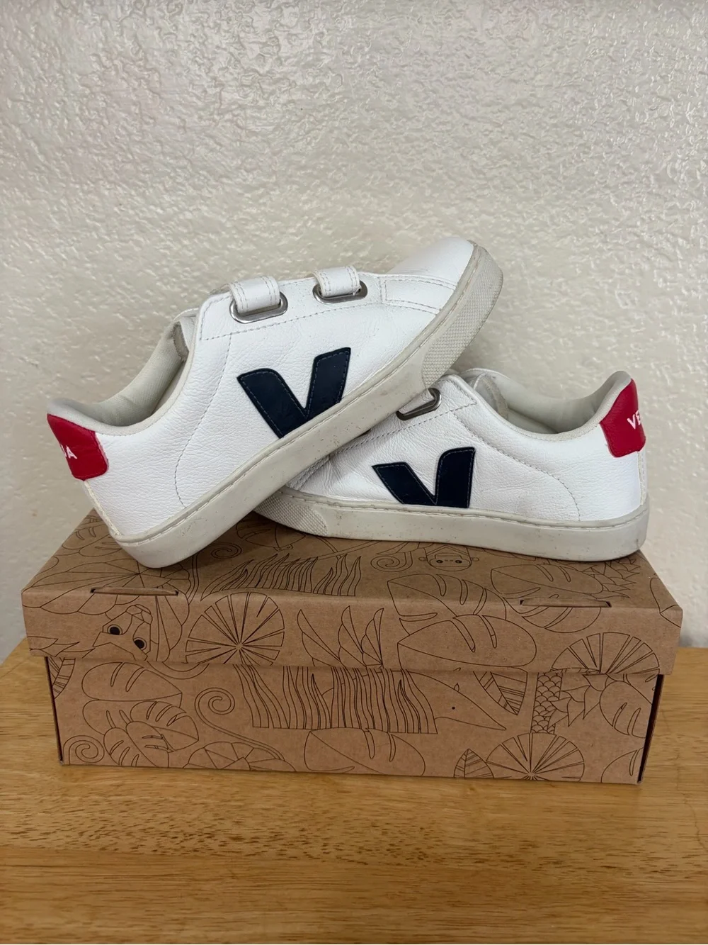 Veja Kids Esplar White Leather Sneakers Adjustable Hook and Loop Straps Size 3